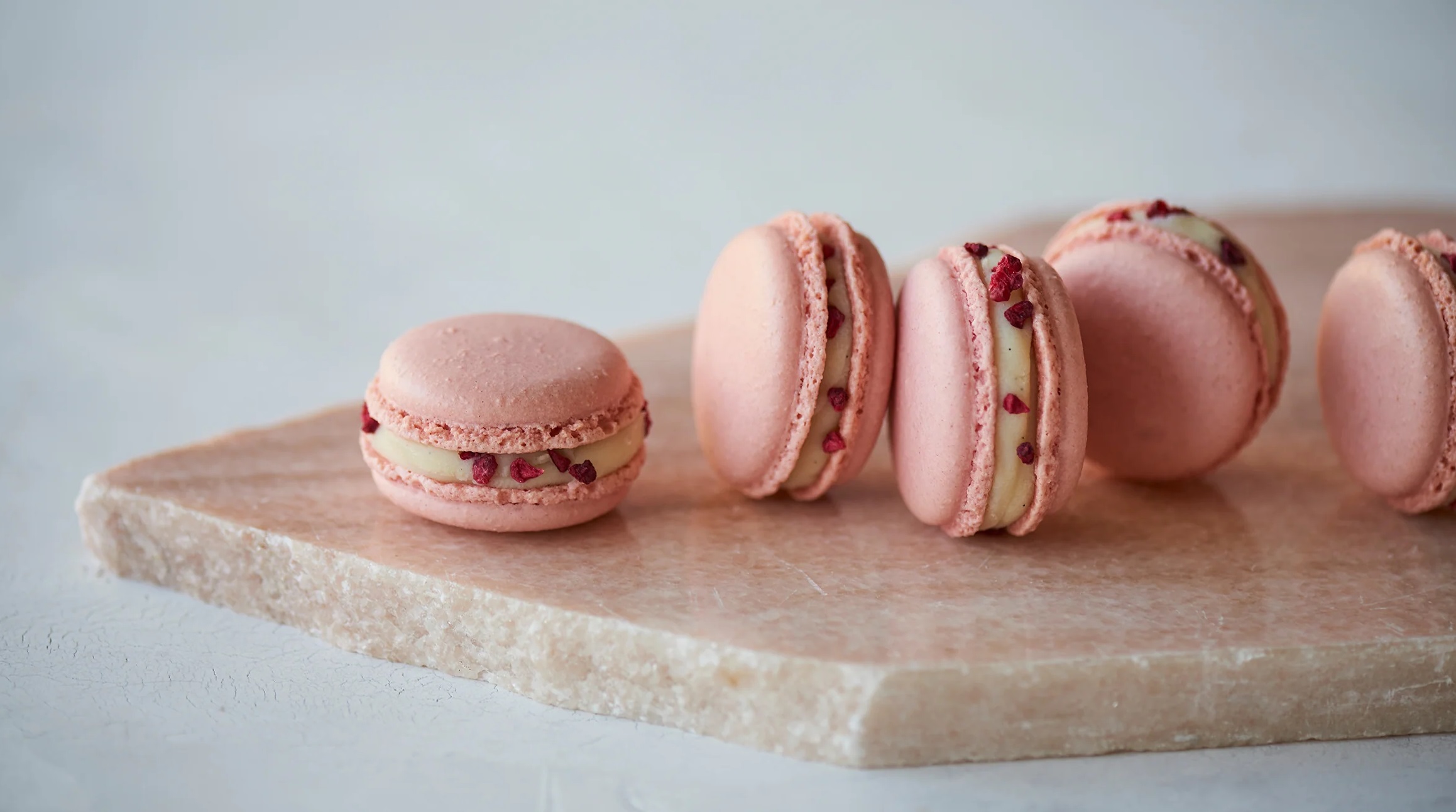 女であることに罪悪感を持ちやすい記事の象徴画像。